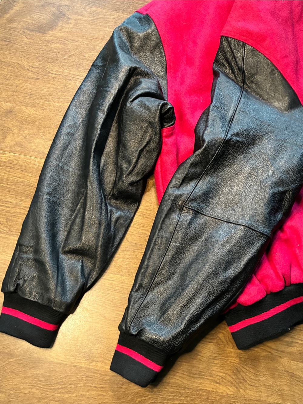 Hogwarts Railways Bomber Jacket XL Harry Potter Universal Studios Red - Picture 9 of 16